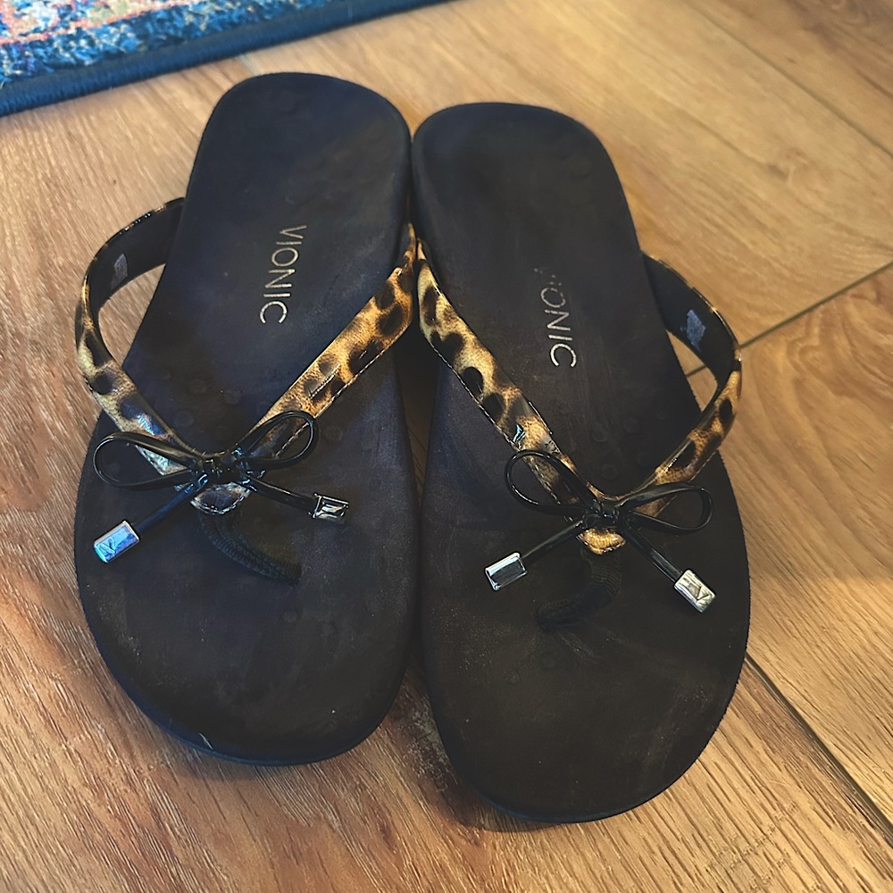 Womens vionic orthopedic sandals supportive and comfortable super cute